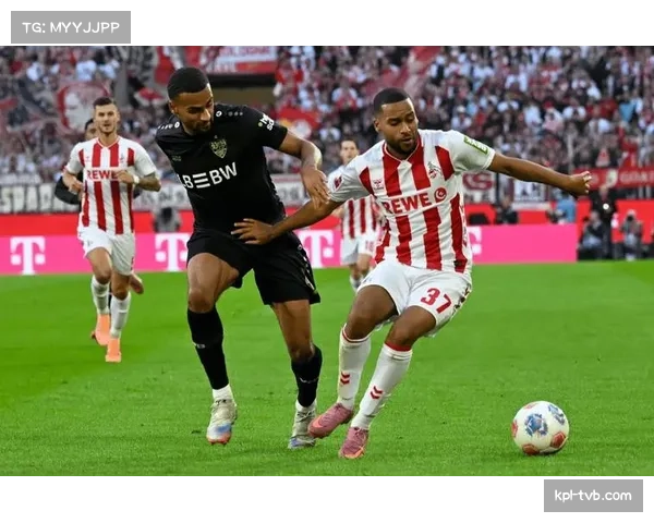 镜头聚焦:科隆后卫在门线前封堵对手一次绝佳肋部倒三角传中 镜头聚焦:科隆后卫在门线前封堵对手一次绝佳肋部倒三角传中